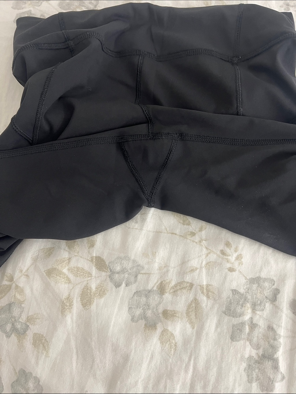 Lululemon capris - Picture 3 of 4